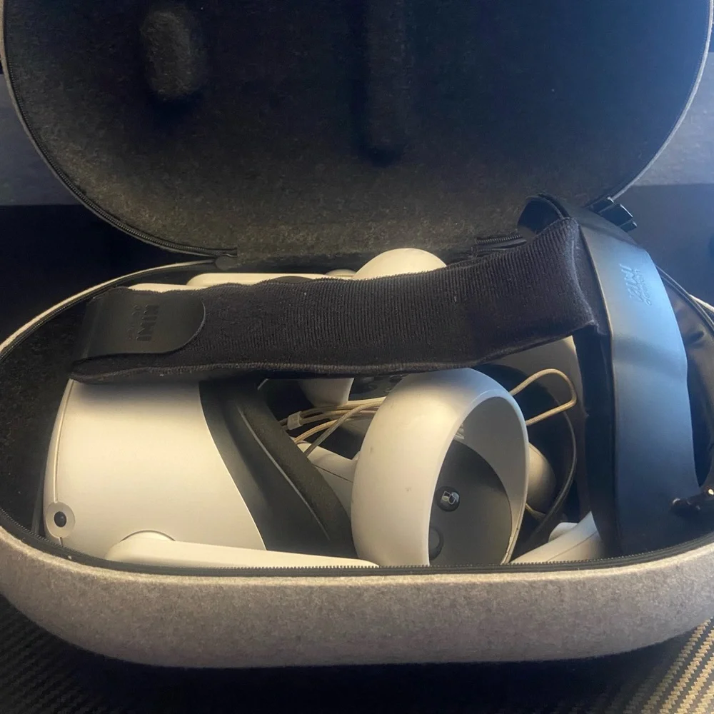 Oculus Quest - 2